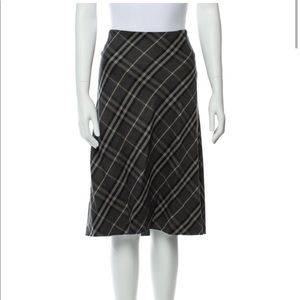 SOLD! Burberry London wool skirt - designer size 42